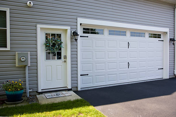 24/7 Emergency Garage Door Panel Replacement experts in Lake Tapps, WA